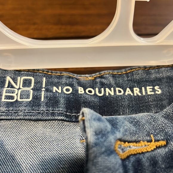 Women’s Jeans - Picture 7 of 10
